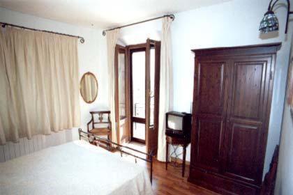 Albergo La Sfinge Chiusi Bagian luar foto