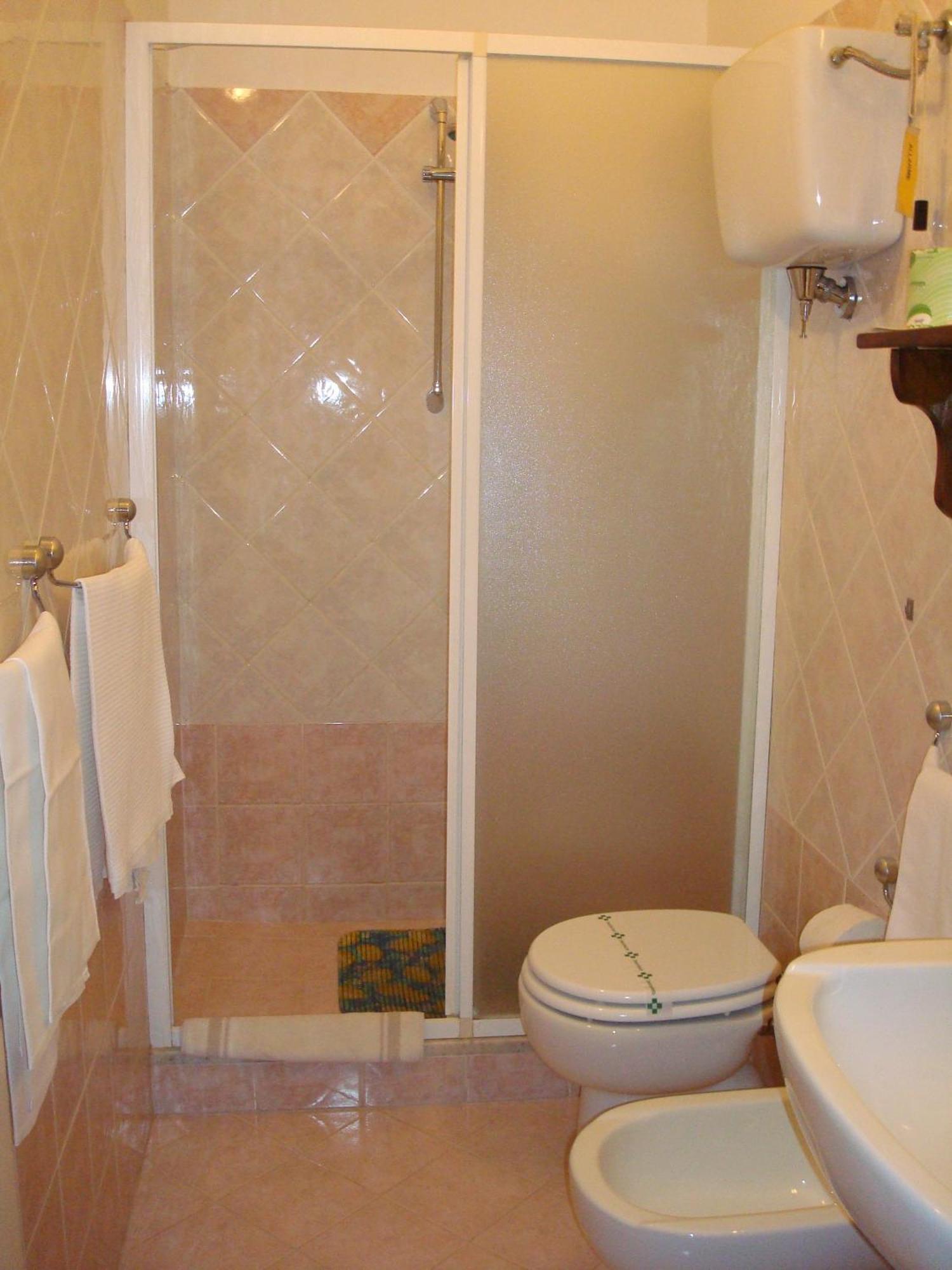 Albergo La Sfinge Chiusi Bagian luar foto